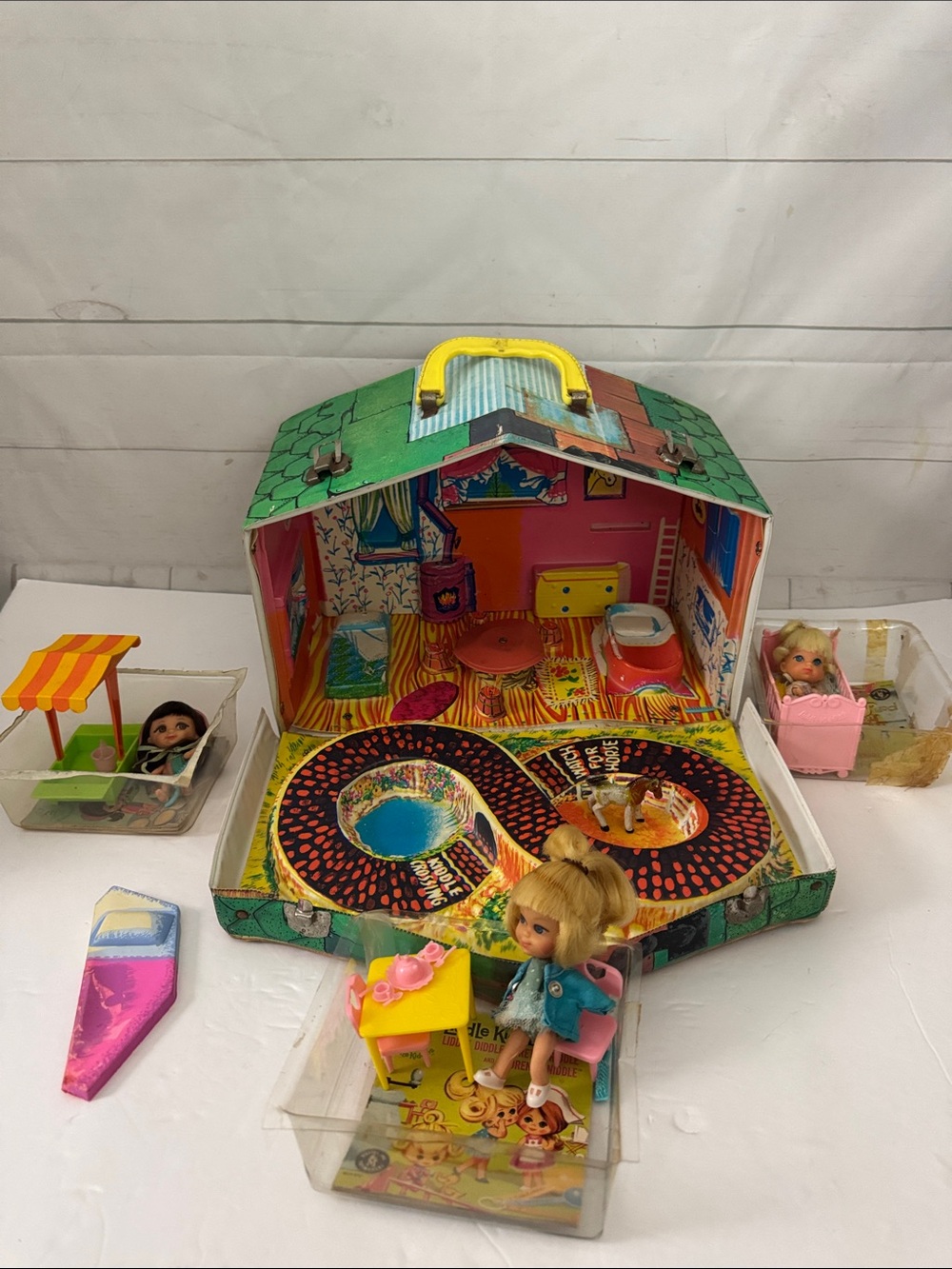 Vintage Liddle Kiddles Klub Mattel Inc Klub house 3 Dolls & accessories